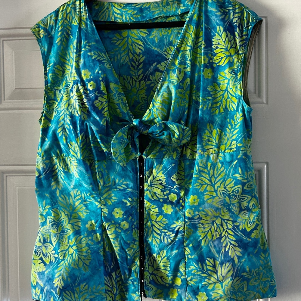 close fitted top with hook and eye closure